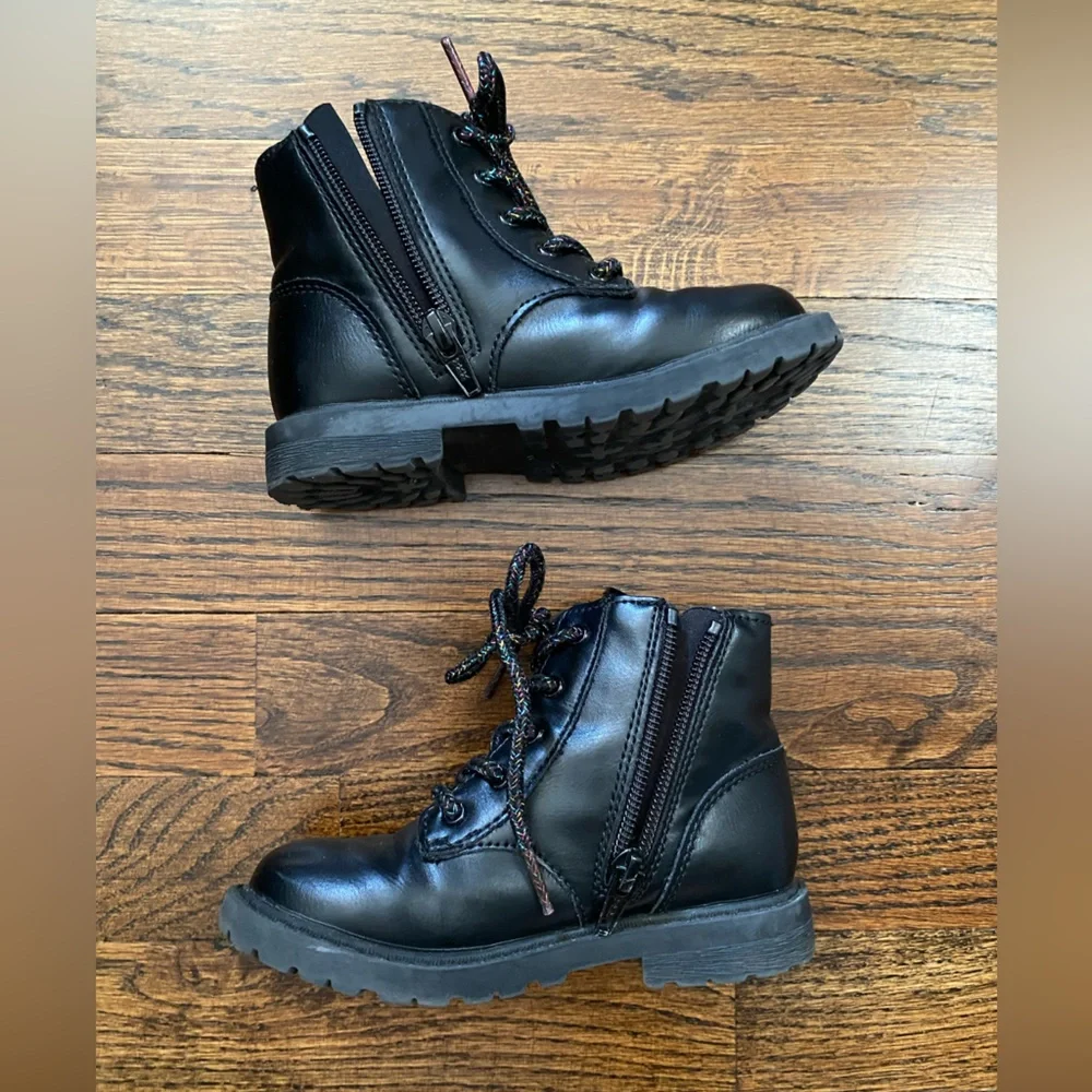 Old Navy- combat boots toddler 9 metallic detail Kids Black Lace-Up Ankle Boots